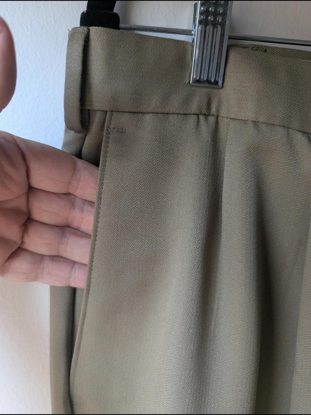 Dockers Men's Olive Pleated Dress Pants for Men Size 36/32